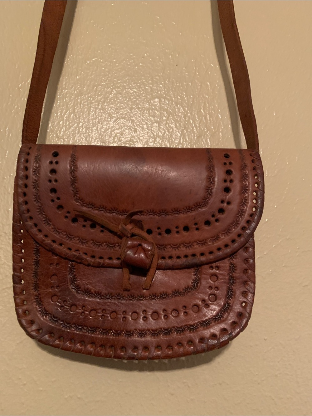 Artisanal Leather Crossbody Saddle Bag - Brown